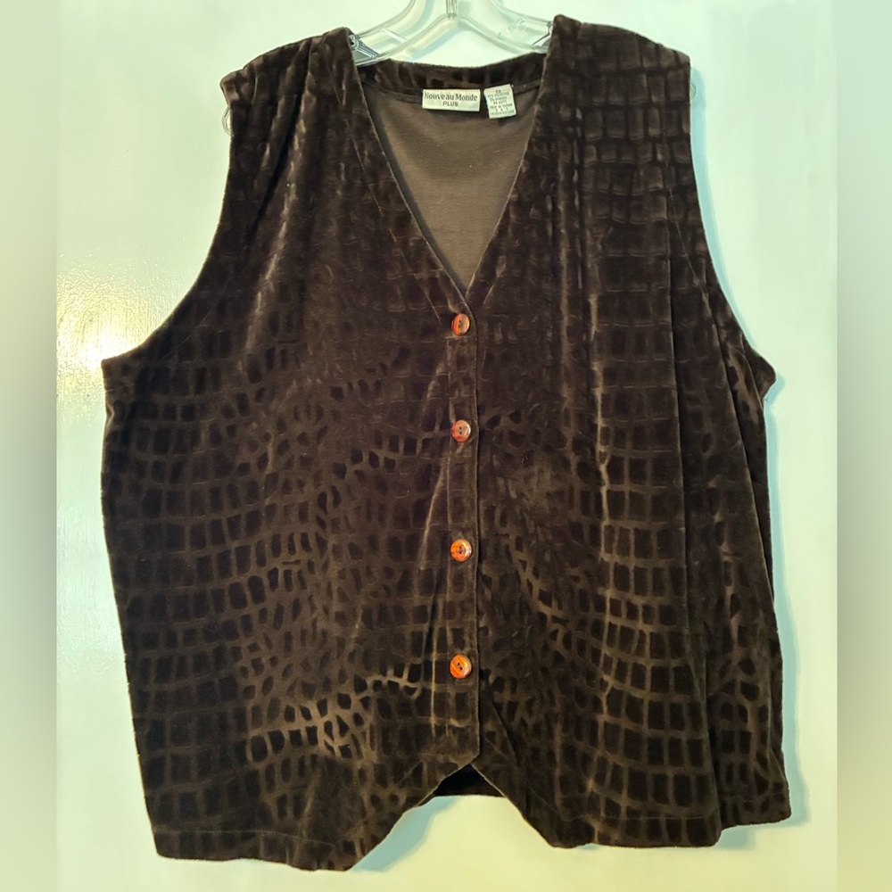 Nouveau Monde Plus Velvet Button-Front Vest in Brown